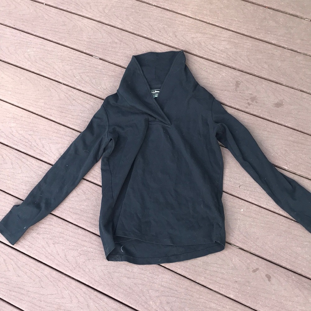 L.l . Bean long sleeve size med reg black woman’s